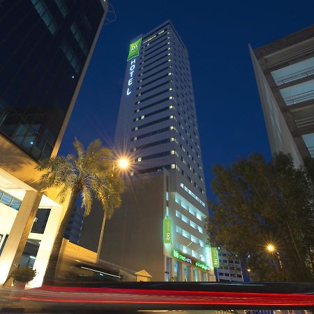Ibis Styles Manama Diplomatic Area Hotell Exteriör bild
