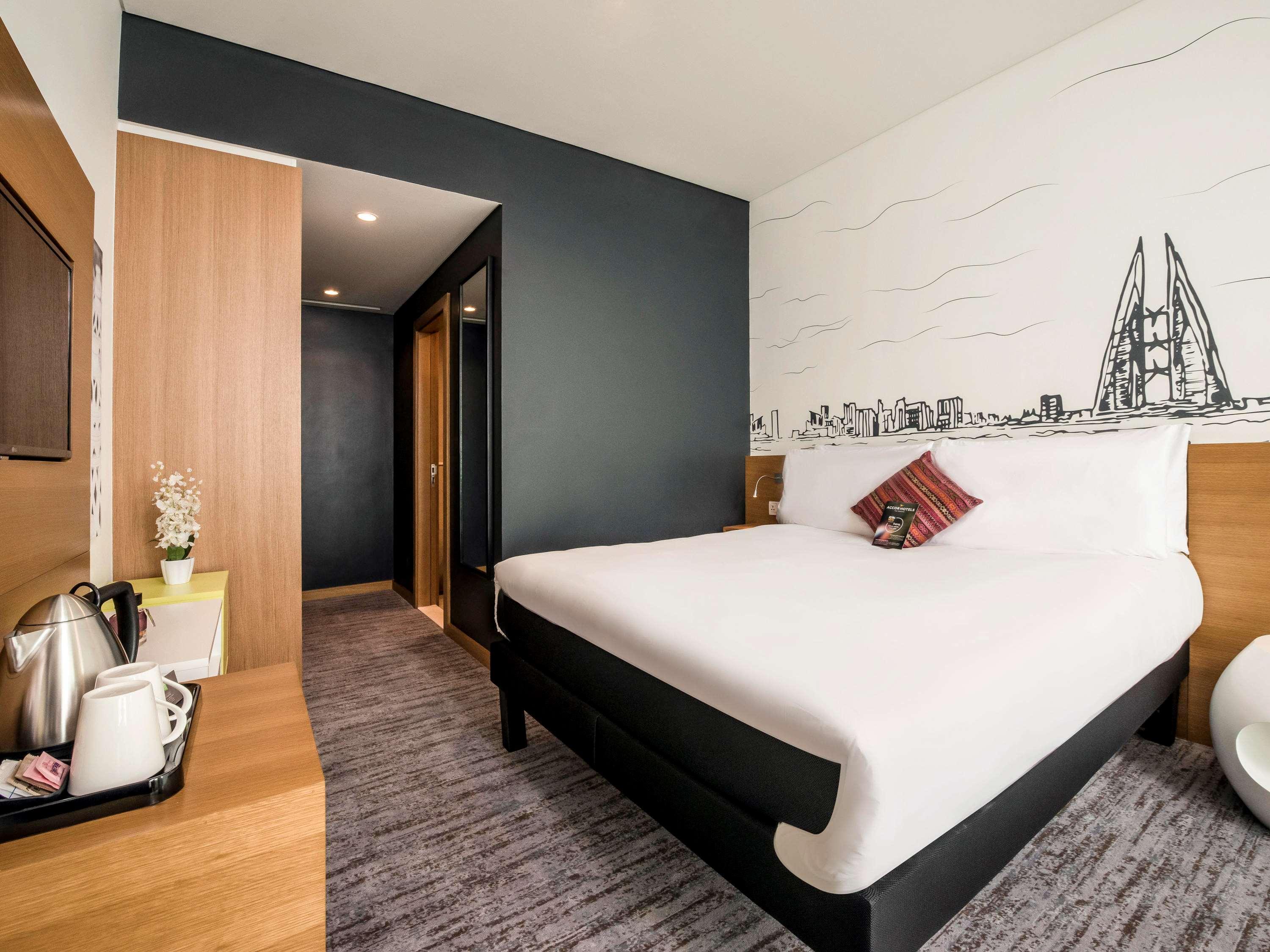 Ibis Styles Manama Diplomatic Area Hotell Exteriör bild