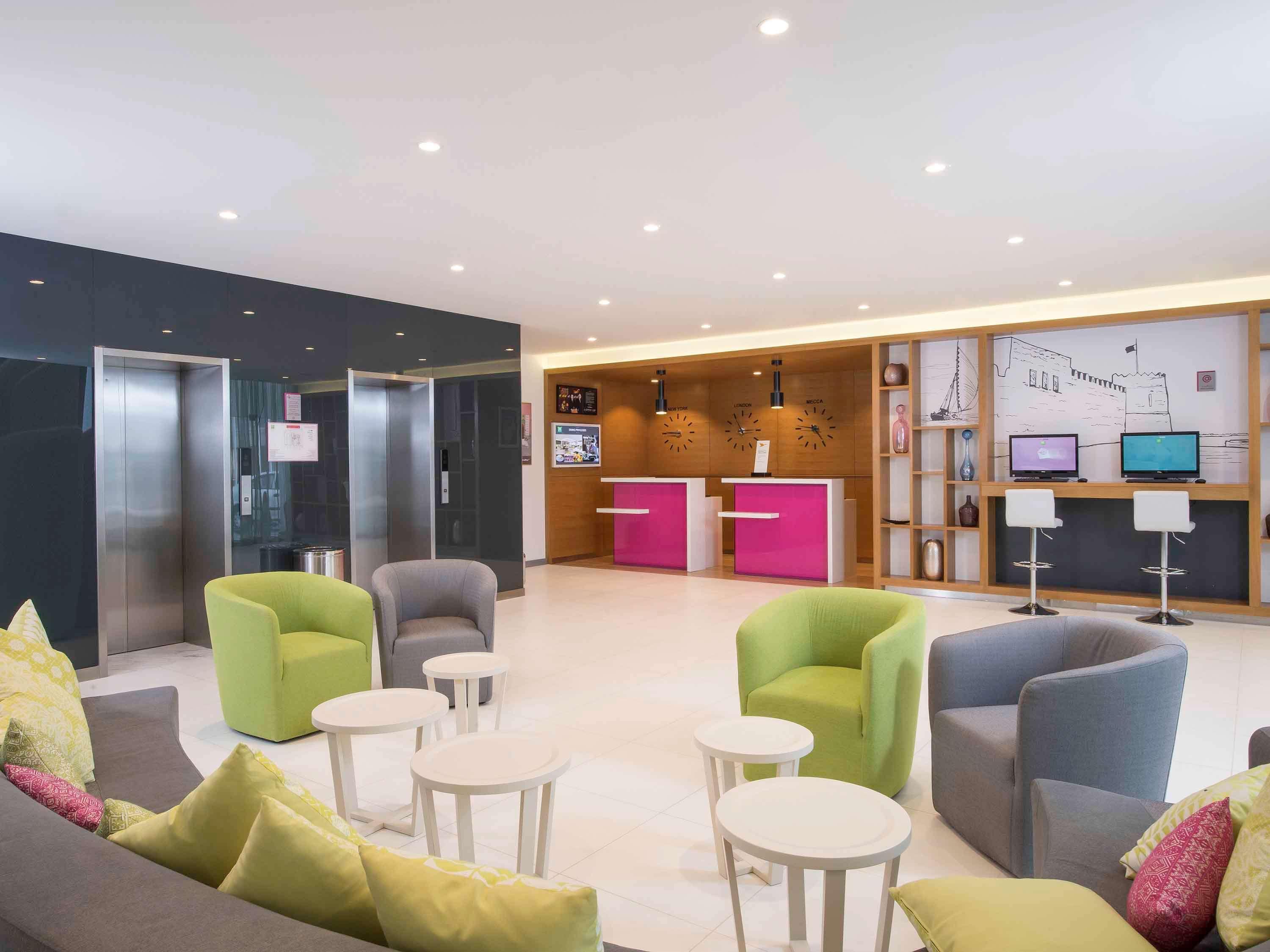 Ibis Styles Manama Diplomatic Area Hotell Exteriör bild