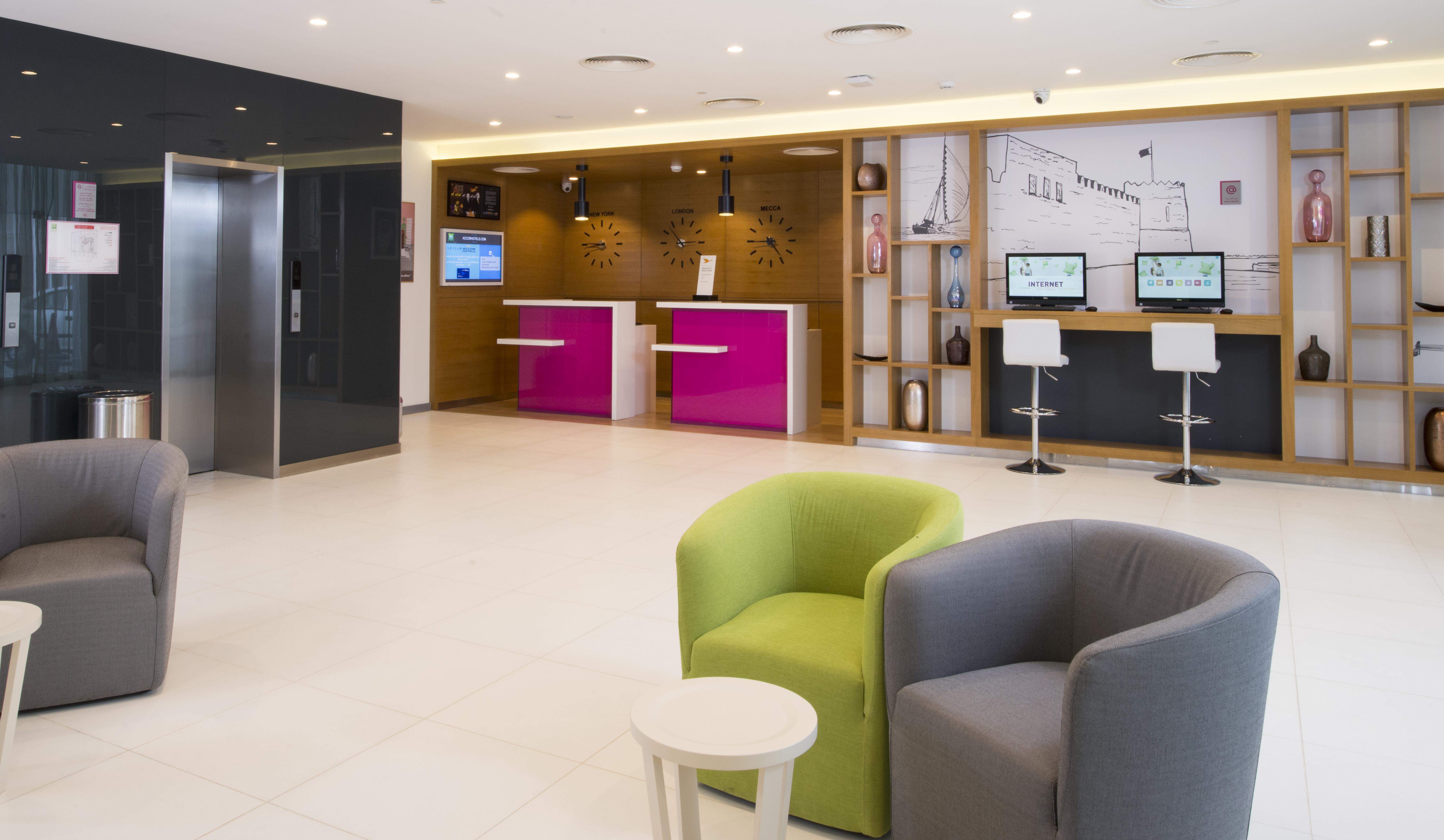 Ibis Styles Manama Diplomatic Area Hotell Exteriör bild