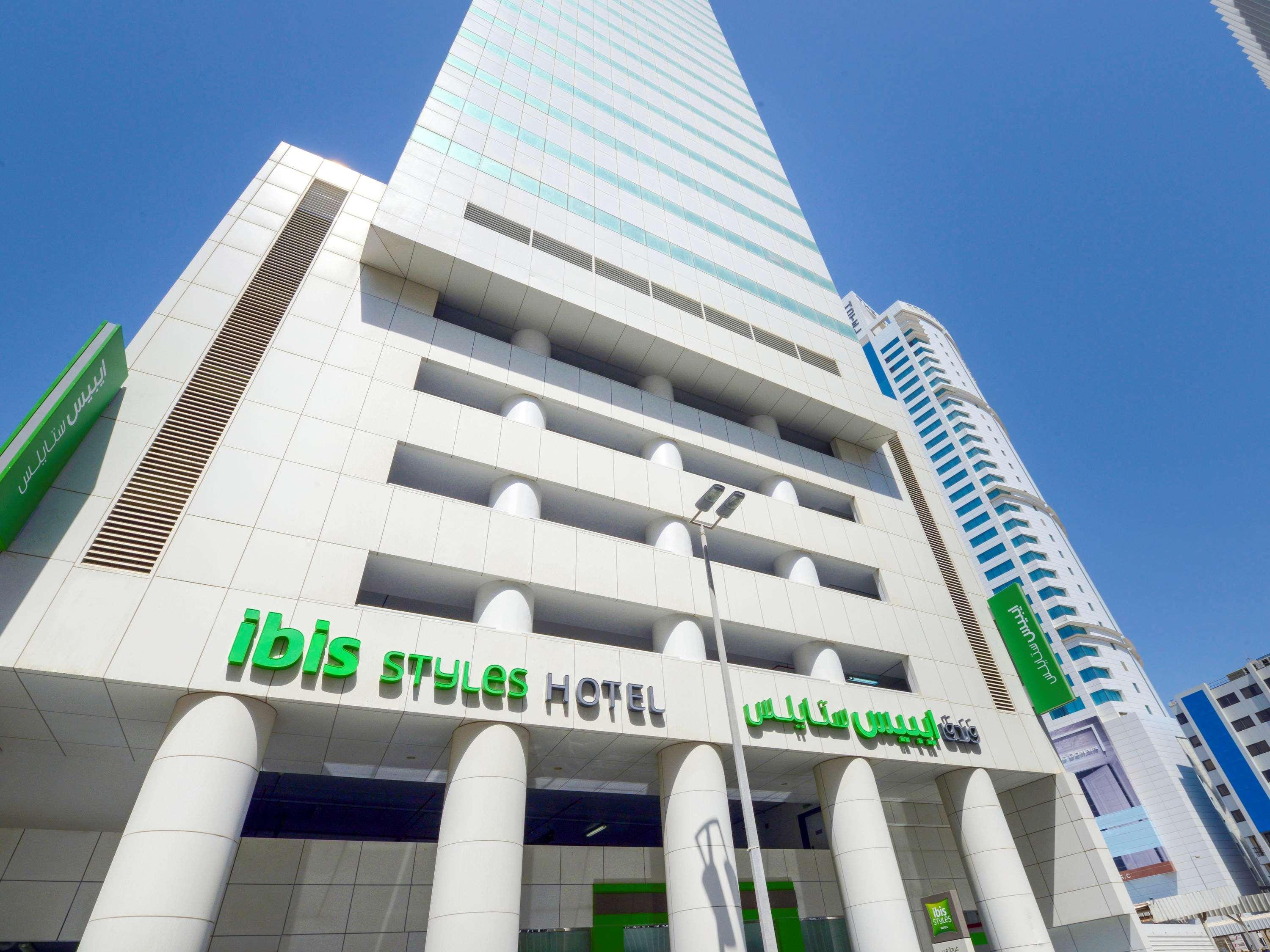 Ibis Styles Manama Diplomatic Area Hotell Exteriör bild