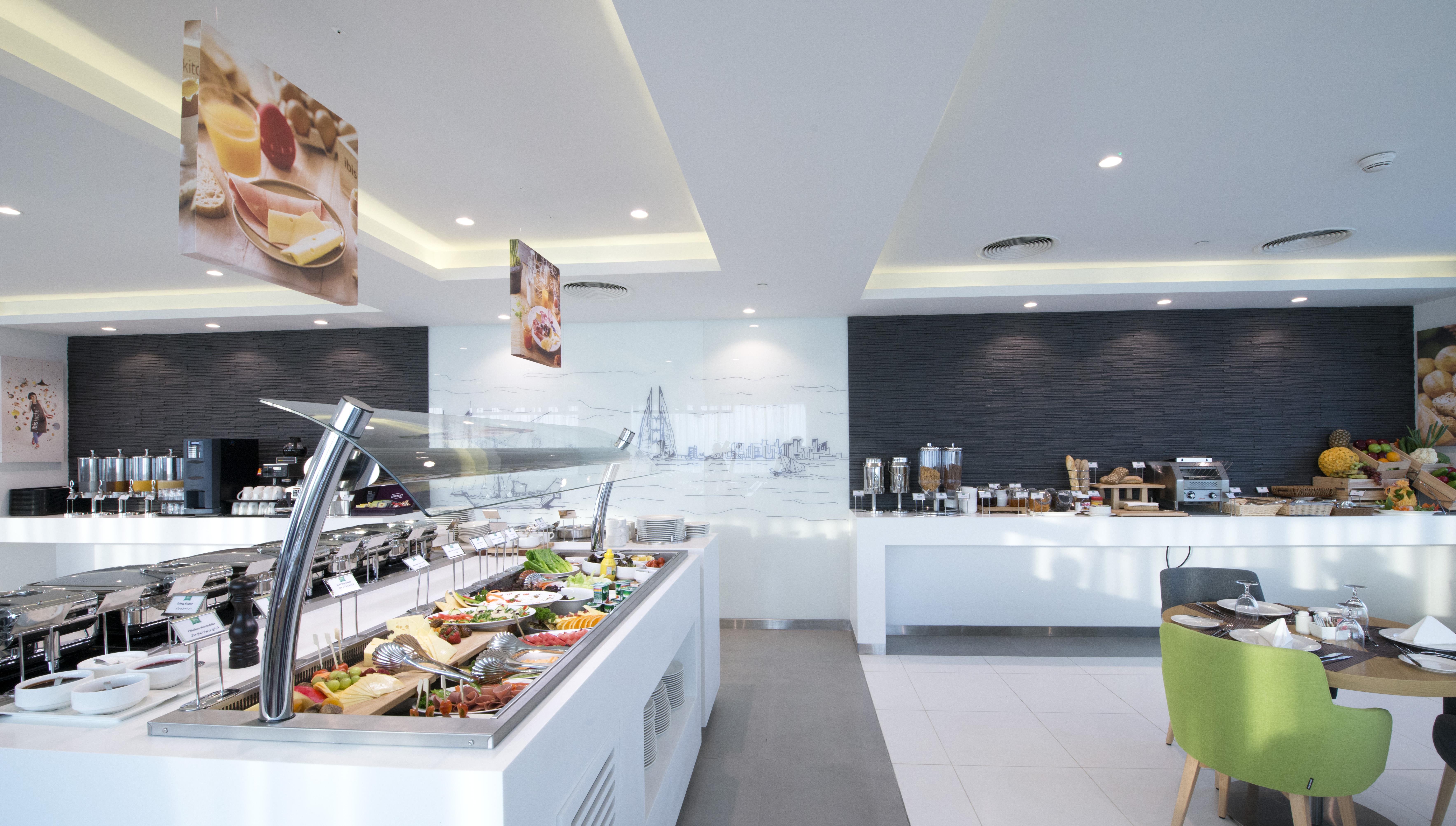 Ibis Styles Manama Diplomatic Area Hotell Exteriör bild