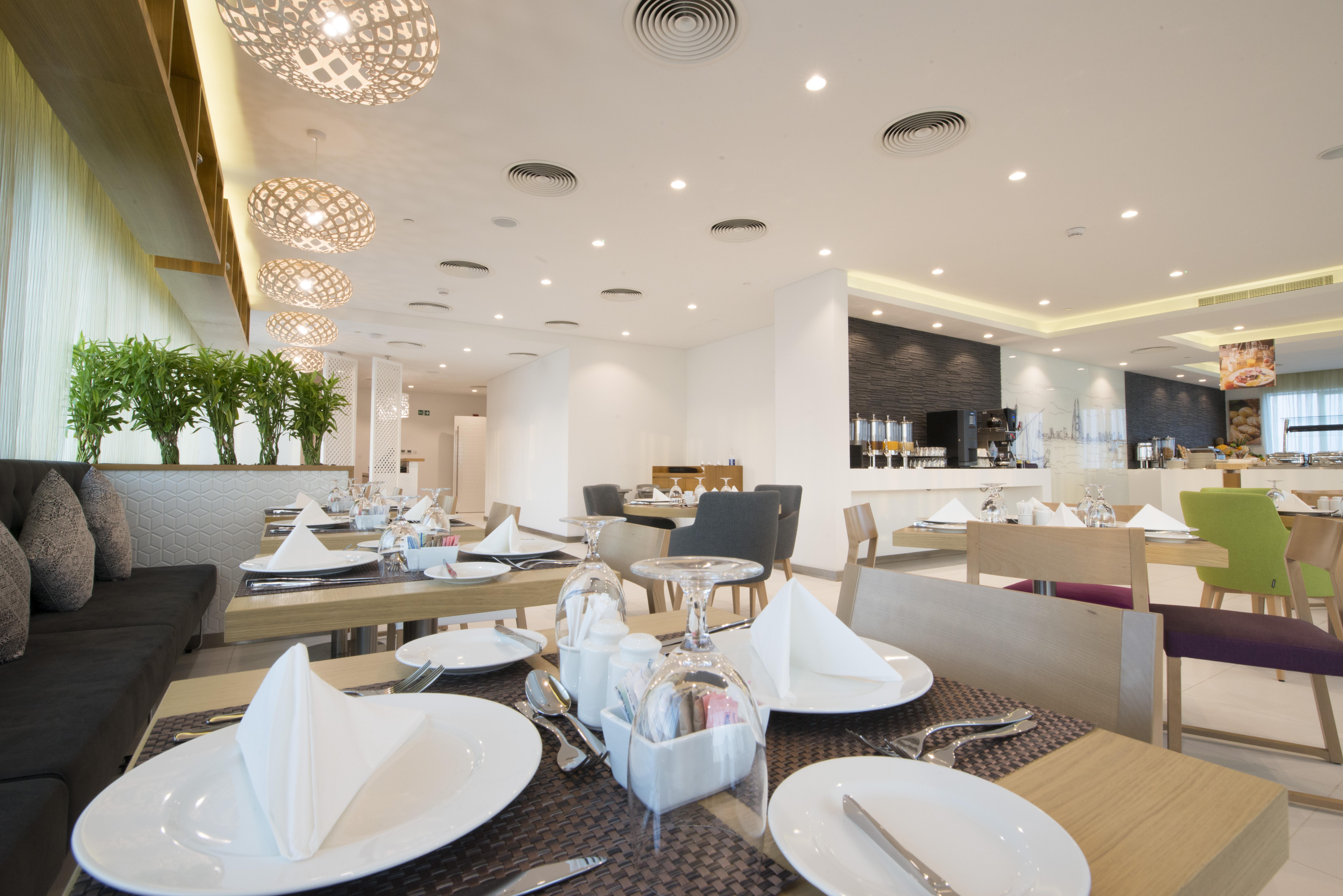 Ibis Styles Manama Diplomatic Area Hotell Exteriör bild