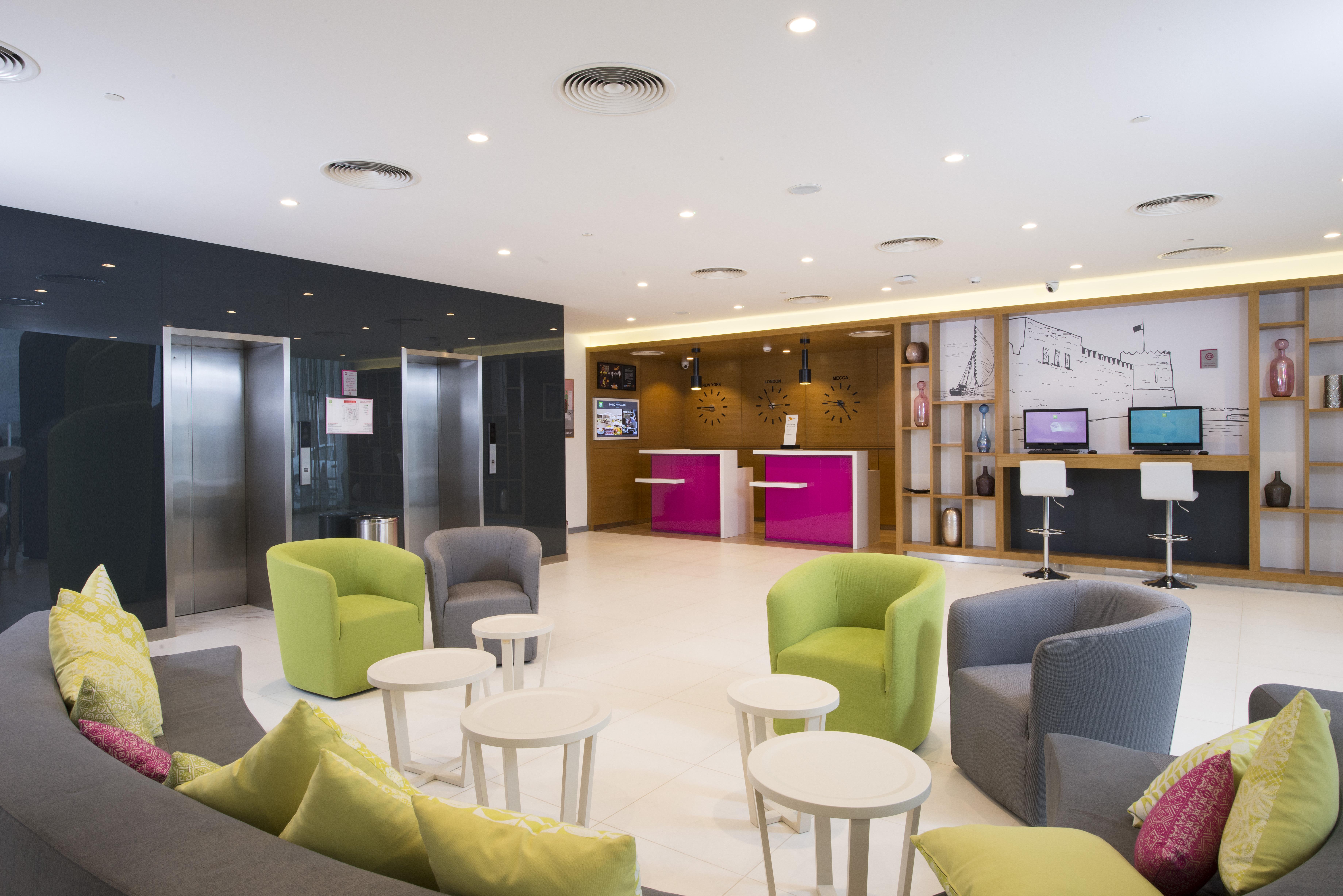 Ibis Styles Manama Diplomatic Area Hotell Exteriör bild