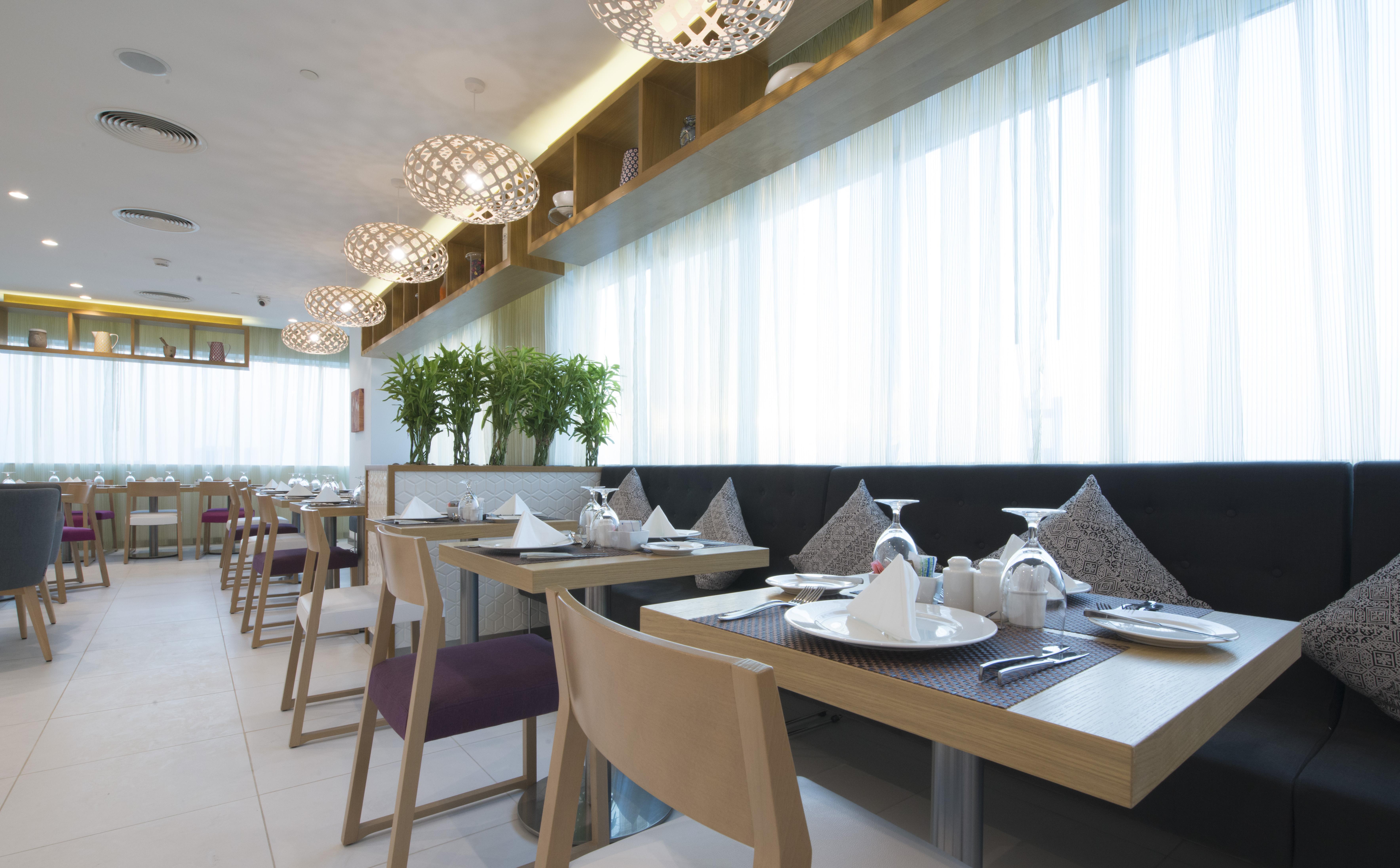Ibis Styles Manama Diplomatic Area Hotell Exteriör bild
