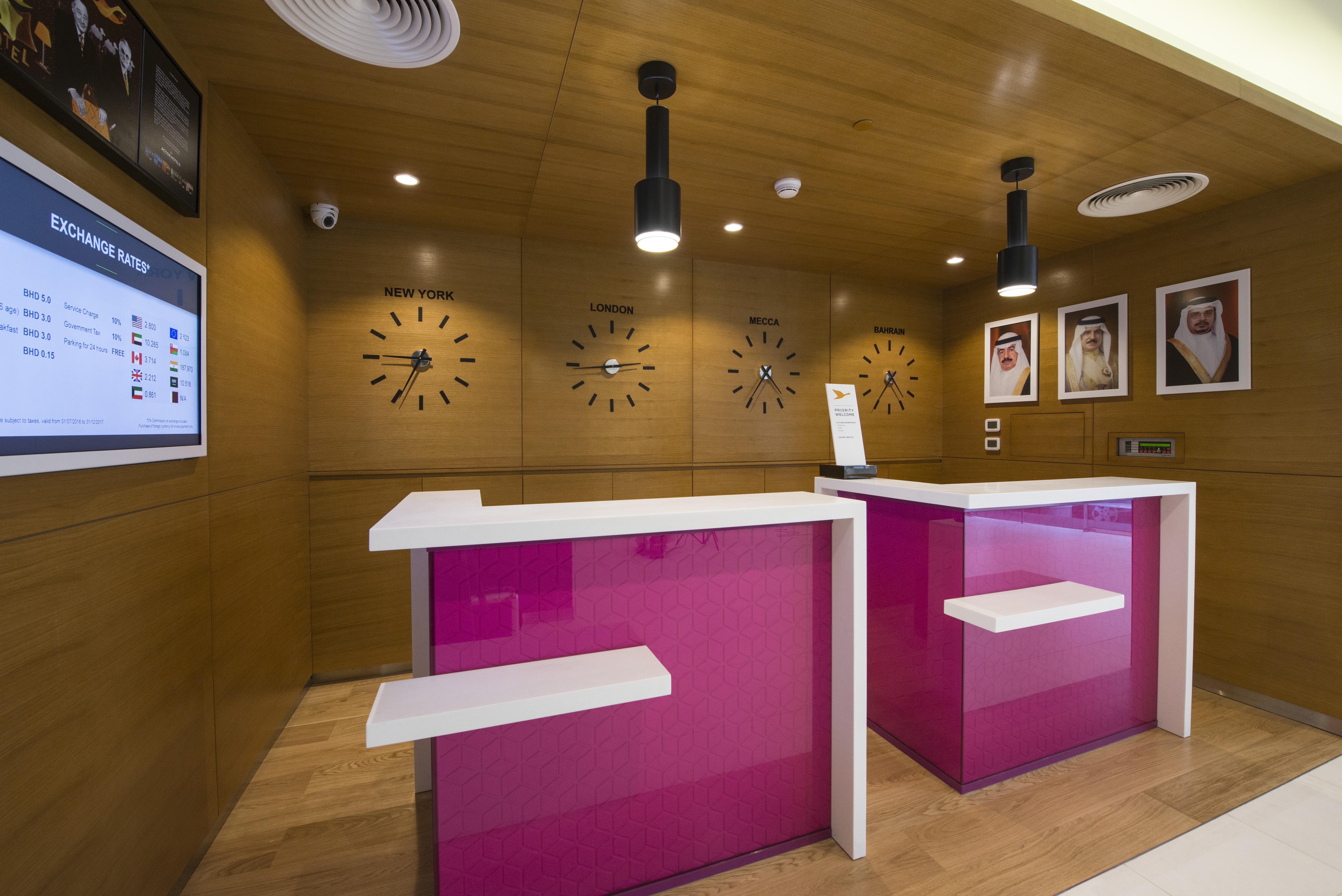 Ibis Styles Manama Diplomatic Area Hotell Exteriör bild