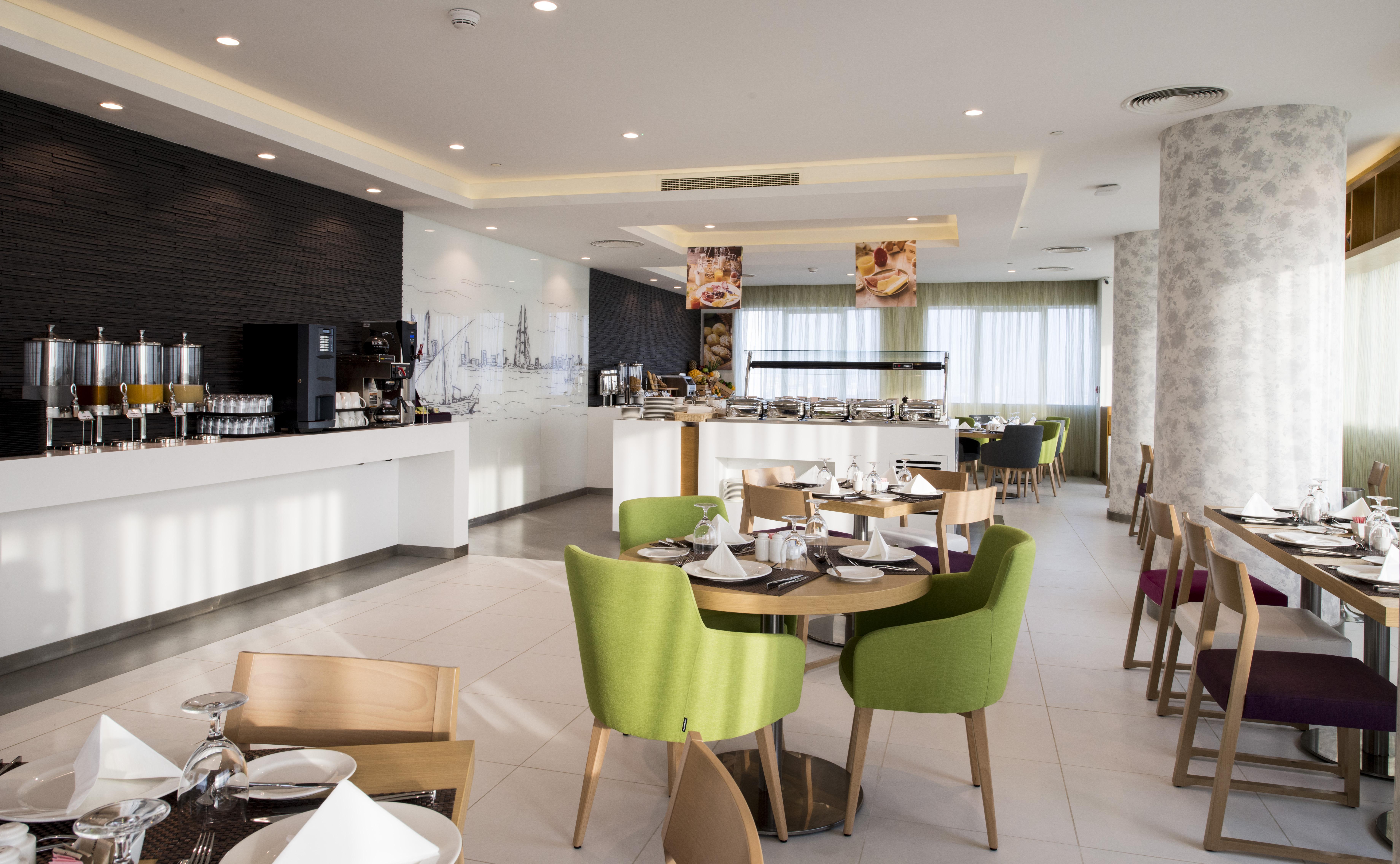 Ibis Styles Manama Diplomatic Area Hotell Exteriör bild