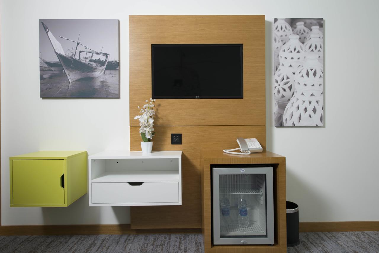 Ibis Styles Manama Diplomatic Area Hotell Exteriör bild