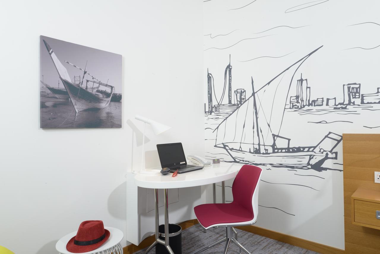 Ibis Styles Manama Diplomatic Area Hotell Exteriör bild