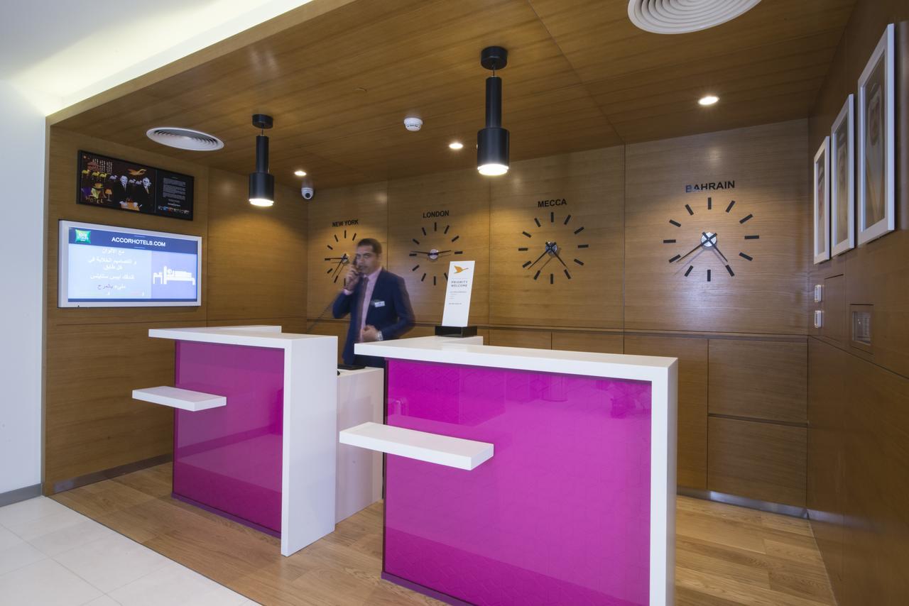 Ibis Styles Manama Diplomatic Area Hotell Exteriör bild