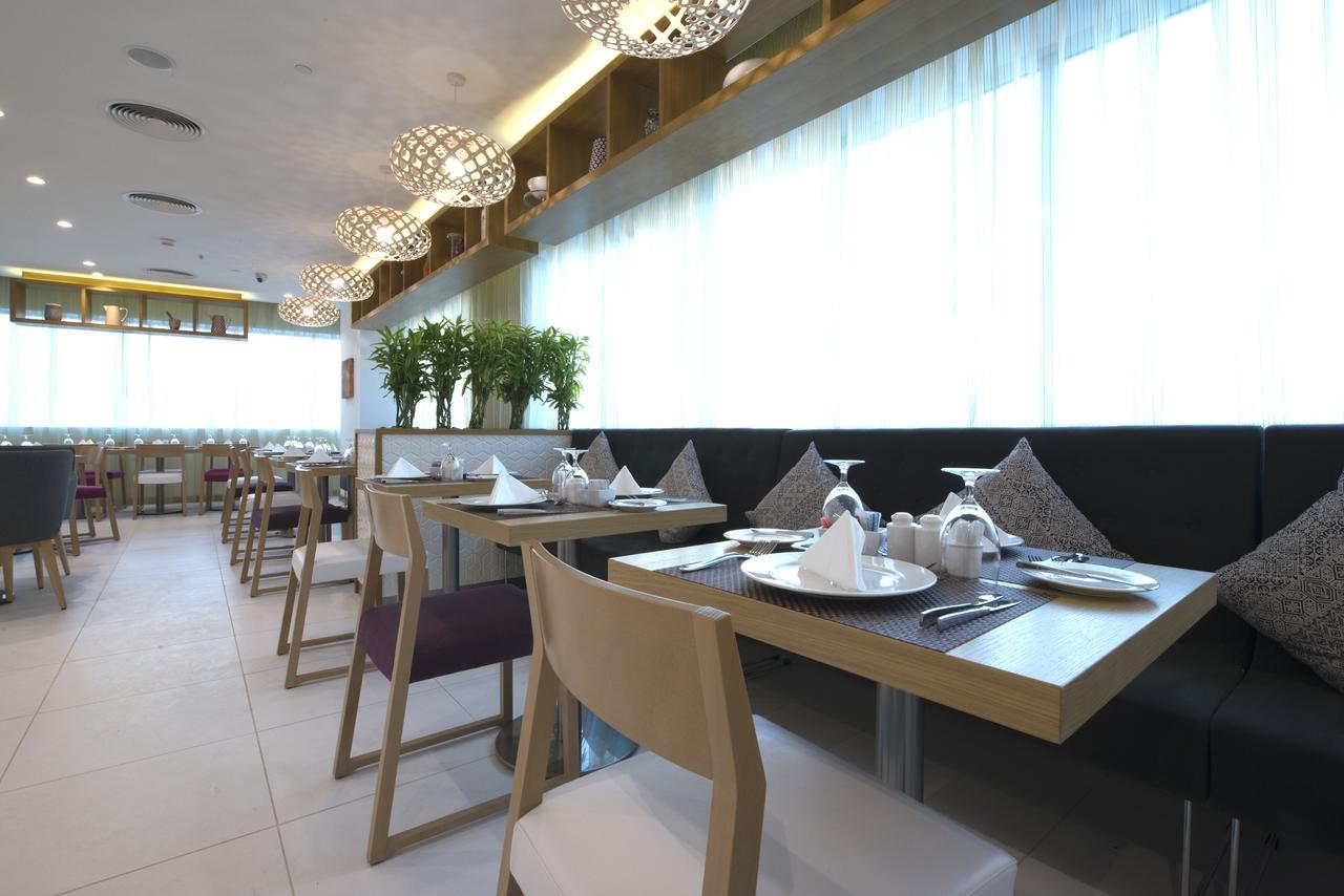 Ibis Styles Manama Diplomatic Area Hotell Exteriör bild